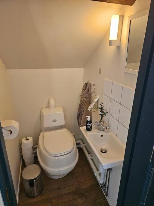 Villa Mysigt 1720 Tals Torp Pa Privat Halvoe Naera Goeteborg Mölnlycke Esterno foto