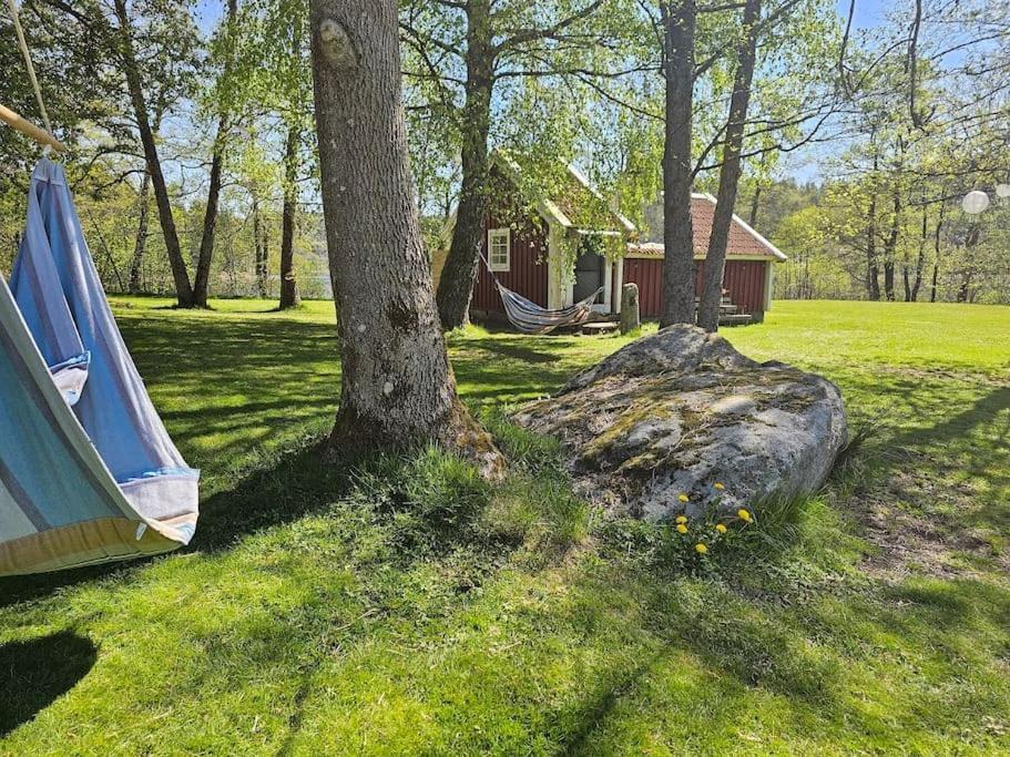 Villa Mysigt 1720 Tals Torp Pa Privat Halvoe Naera Goeteborg Mölnlycke Esterno foto